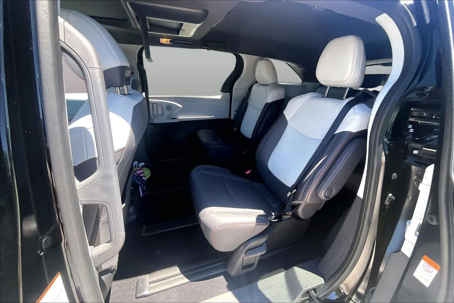 Used 2024 Toyota Sienna XSE w/ XSE Plus Package AWD/4WD image 20
