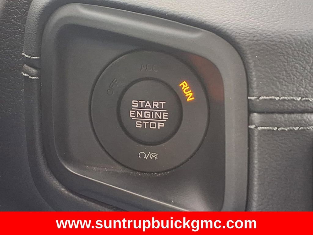 Used 2024 Jeep Wrangler Unlimited Sahara image 28