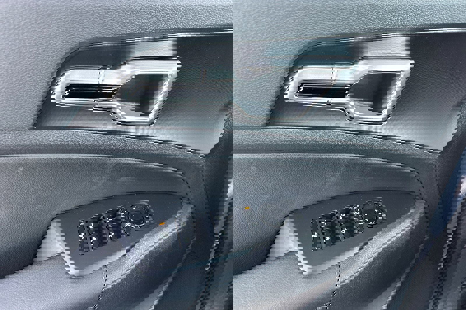 New 2026 Kia Sportage EX w/ EX Panoramic Sunroof Package image 12