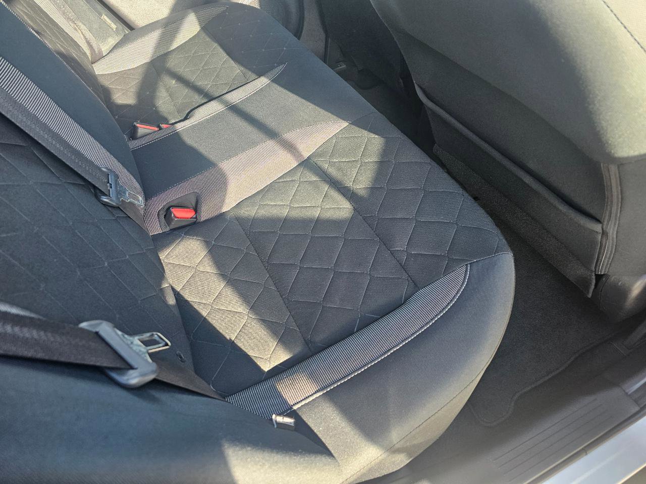 Used 2020 Nissan Kicks S image 19