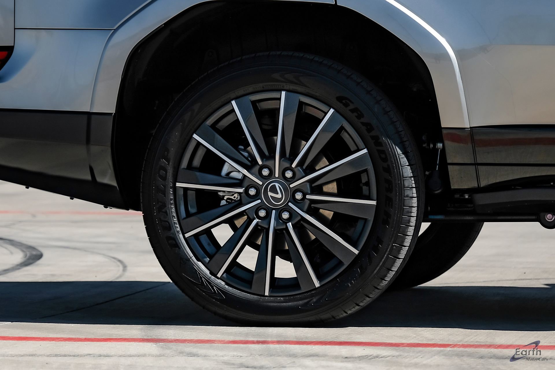 Used 2025 Lexus GX 550 550 Luxury+ HUD Traffic LIFTED w/ Accessory Package (2T) image 98