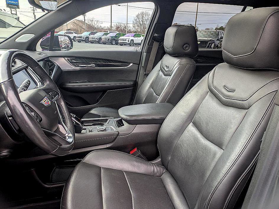 Used 2020 Cadillac XT6 Premium Luxury image 11