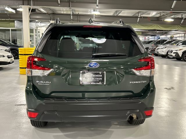 Used 2023 Subaru Forester Premium image 3