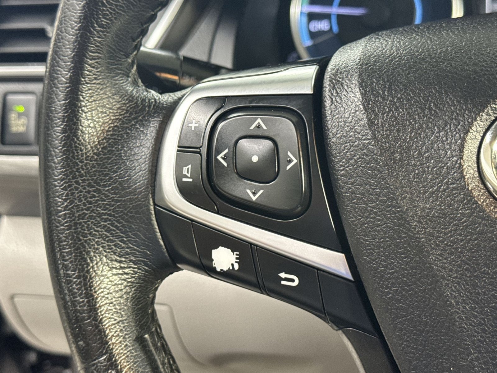Used 2015 Toyota Camry XLE w/ Moonroof Package FWD image 45