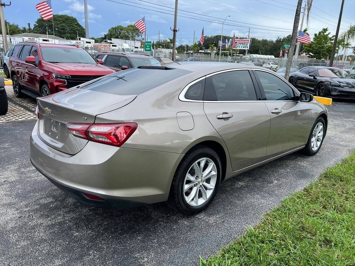 Used 2022 Chevrolet Malibu LT FWD image 5