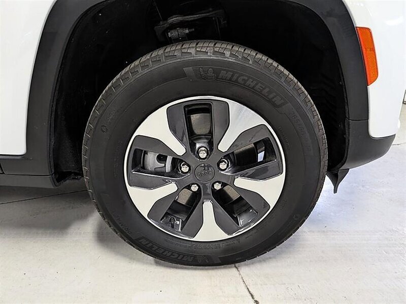 Used 2024 Jeep Grand Cherokee Limited 4xe AWD/4WD image 12