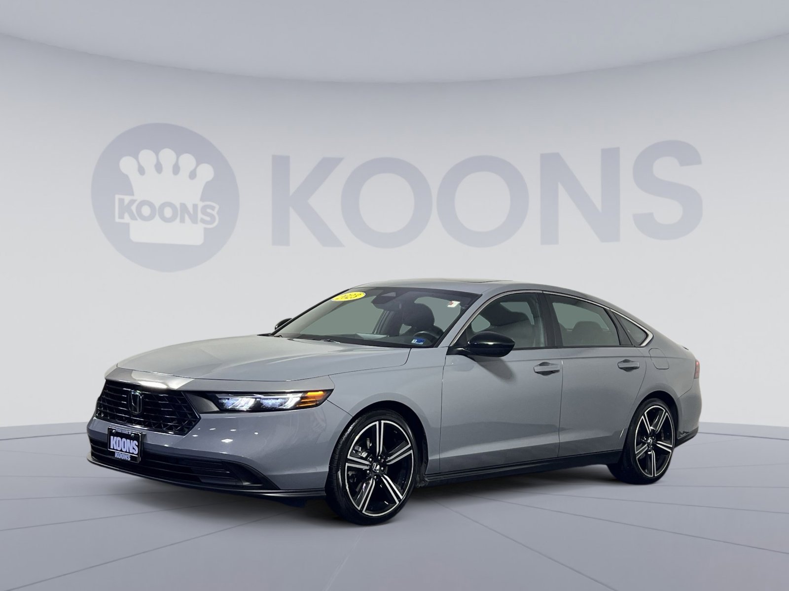 Used 2023 Honda Accord Sport image 1