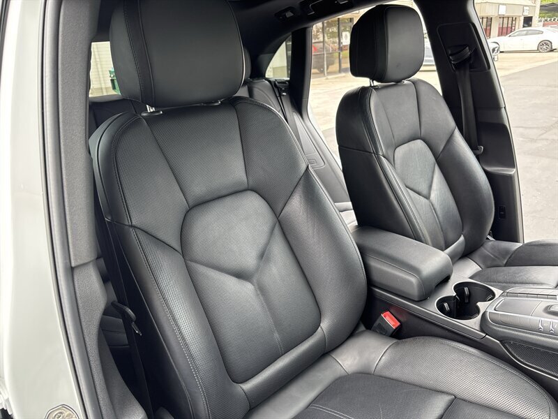 Used 2016 Porsche Macan S AWD/4WD image 39