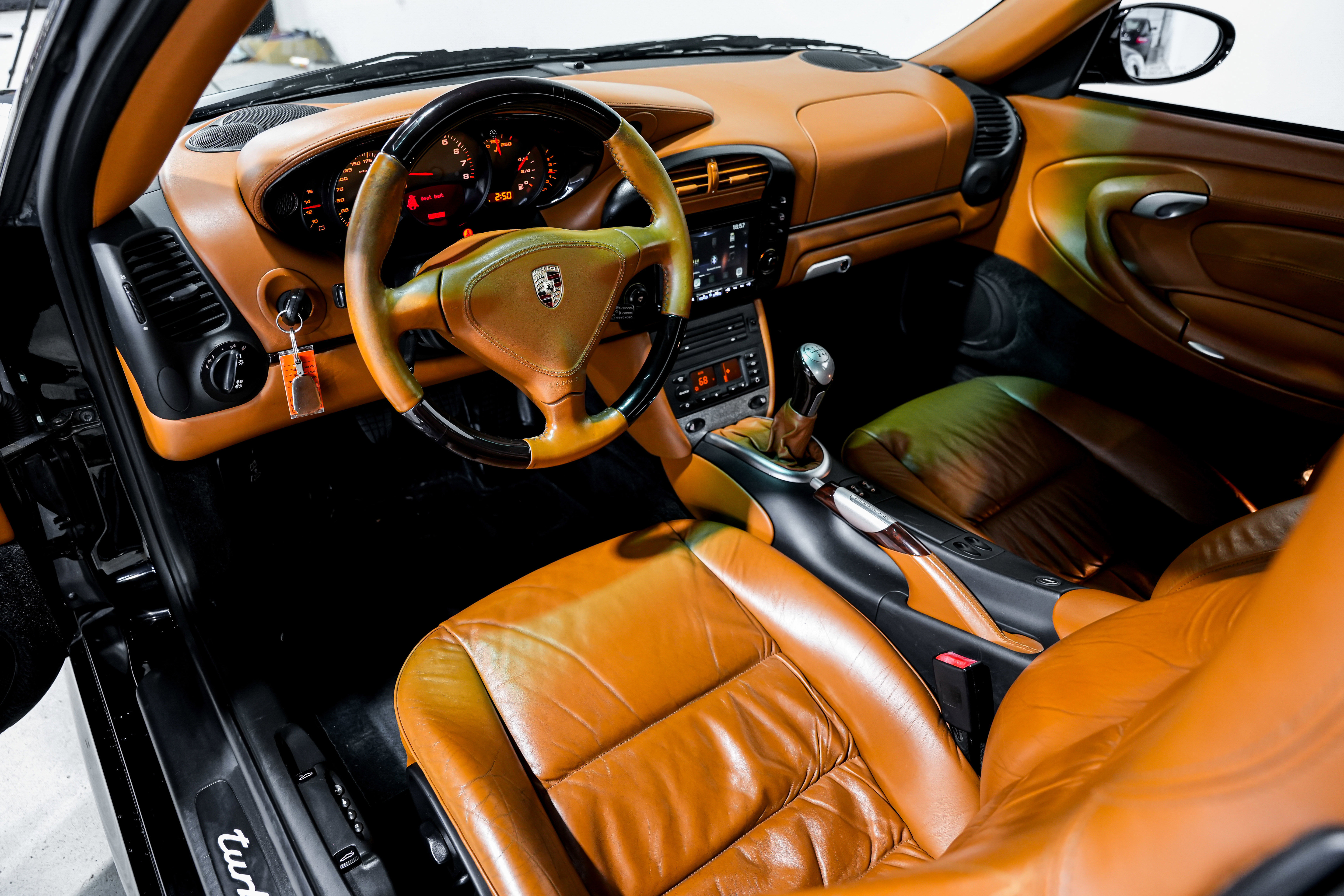 Used 2003 Porsche 911 Turbo image 9