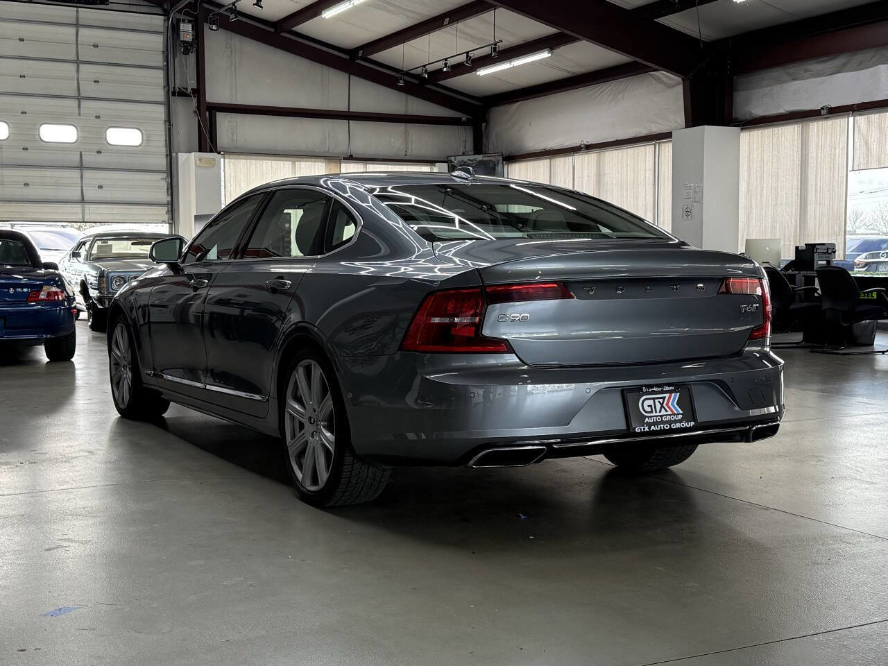 Used 2020 Volvo S90 T6 Inscription image 3