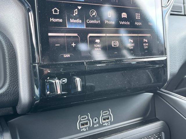New 2026 RAM 2500 Laramie AWD/4WD image 17