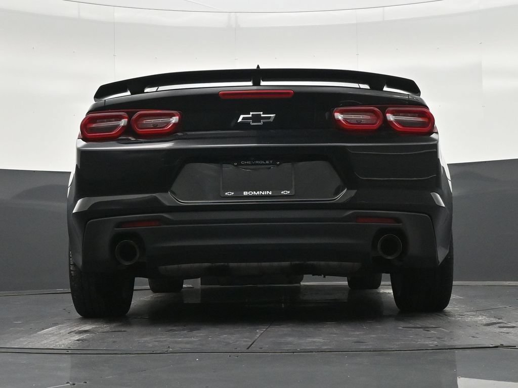 Used 2020 Chevrolet Camaro LT RWD image 26