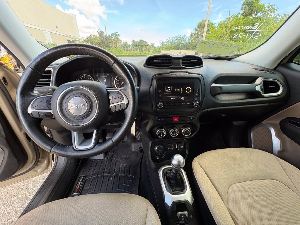 Used 2016 Jeep Renegade Latitude AWD/4WD image 8