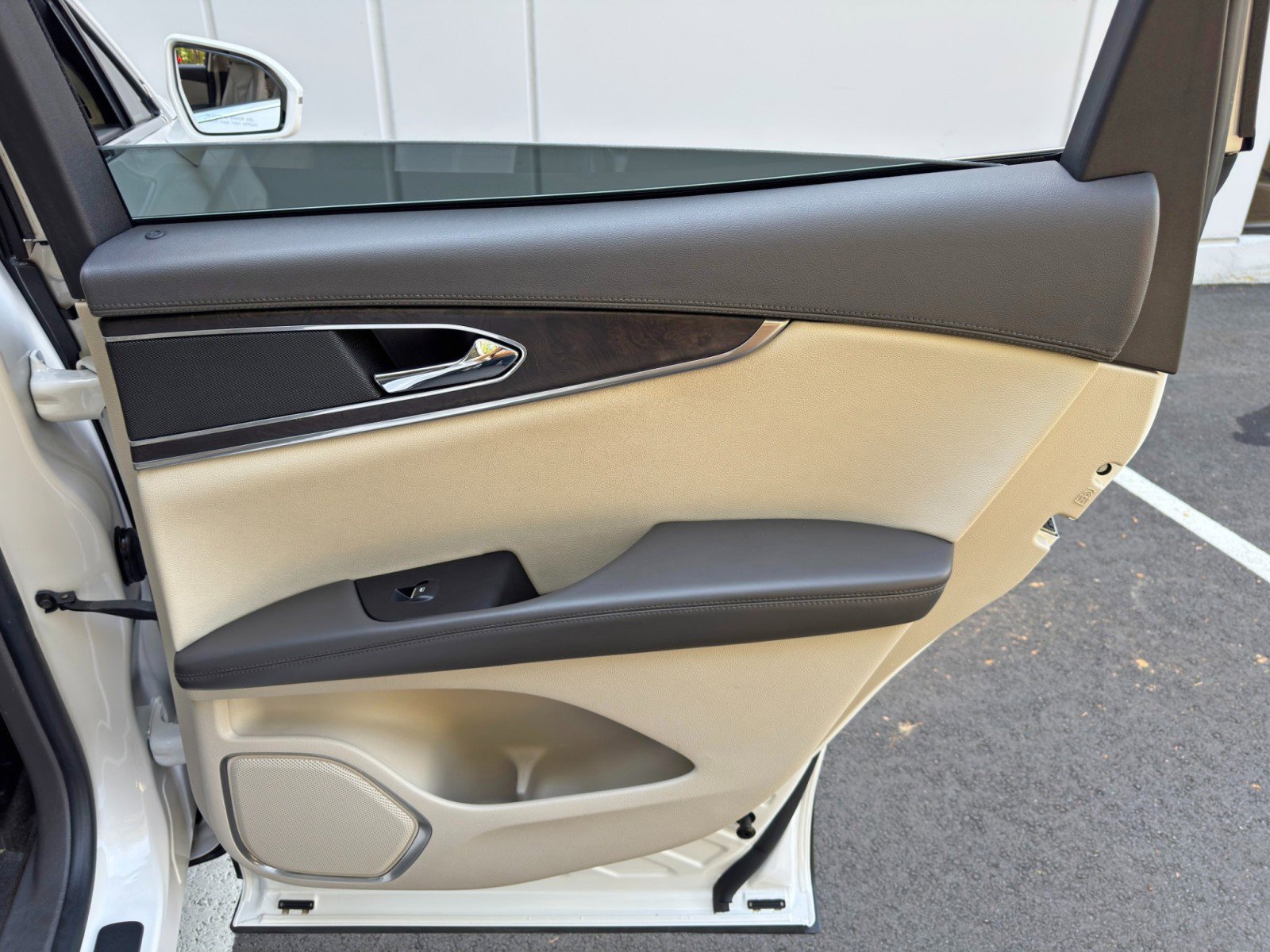 Used 2017 Lincoln MKX Select w/ Select Plus Package image 37