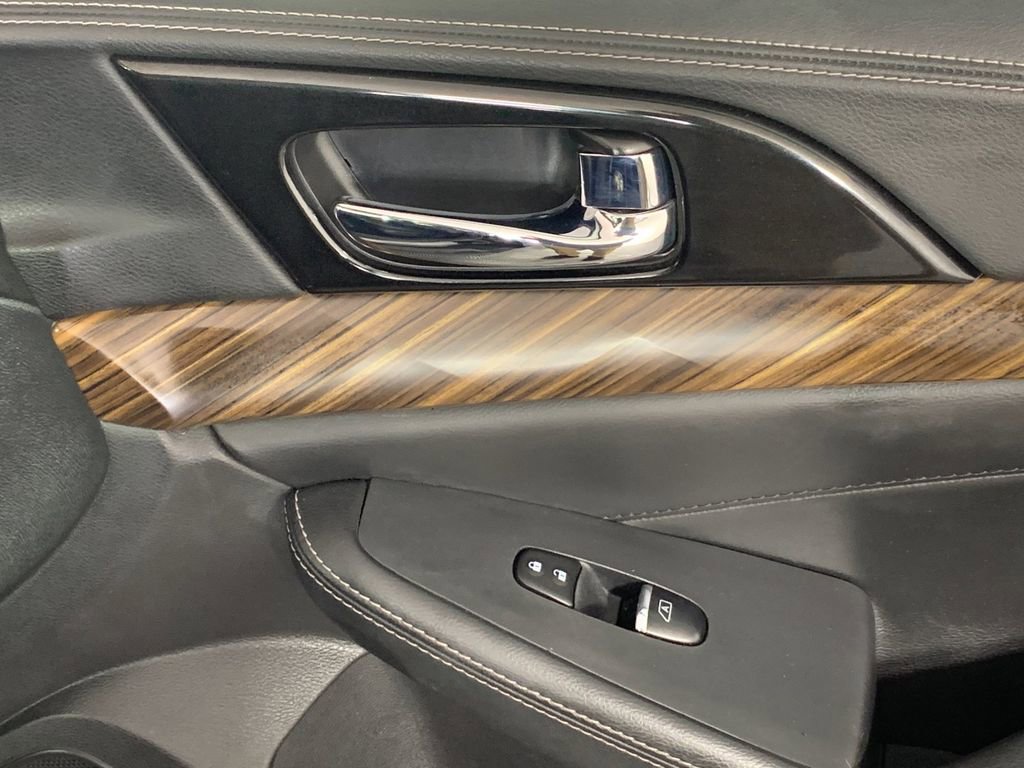 Used 2017 Nissan Maxima Platinum image 39