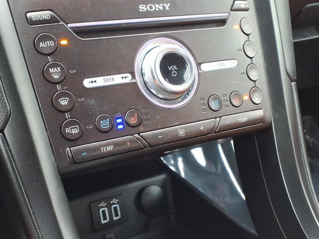 Used 2019 Ford Fusion Energi Titanium FWD image 14