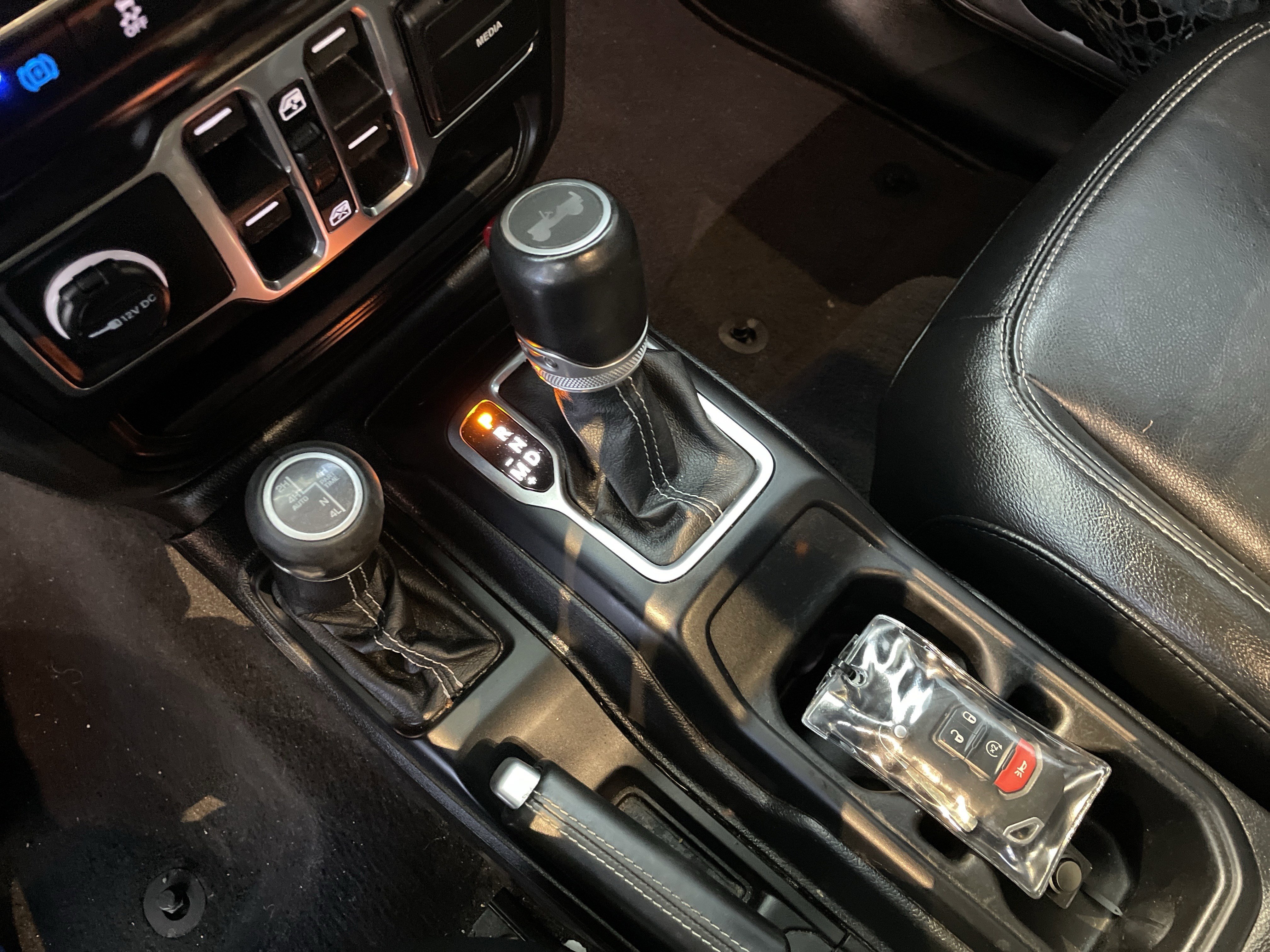 Used 2021 Jeep Wrangler Unlimited Sahara w/ Cold Weather Group AWD/4WD image 29