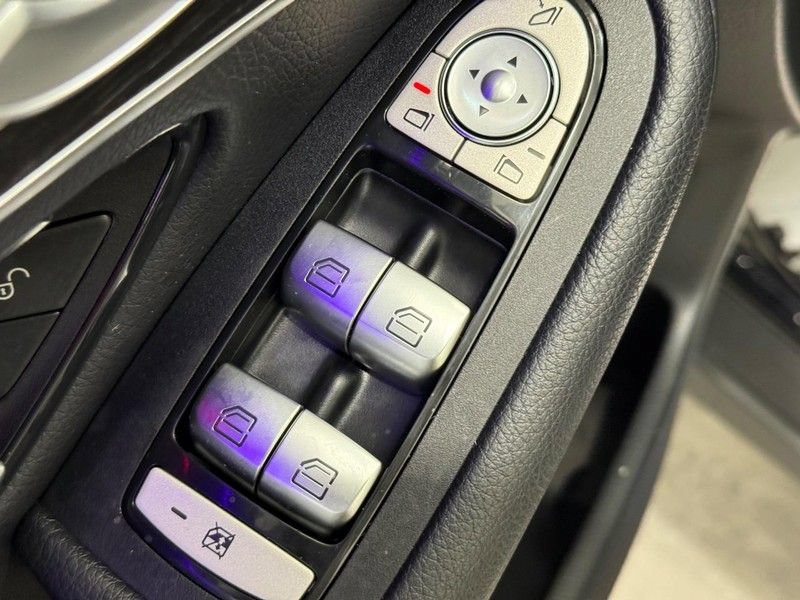 Used 2022 Mercedes-Benz GLC 300 4MATIC image 18