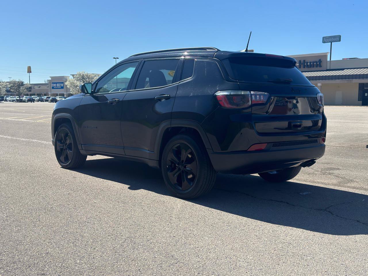 Used 2021 Jeep Compass Latitude FWD image 3