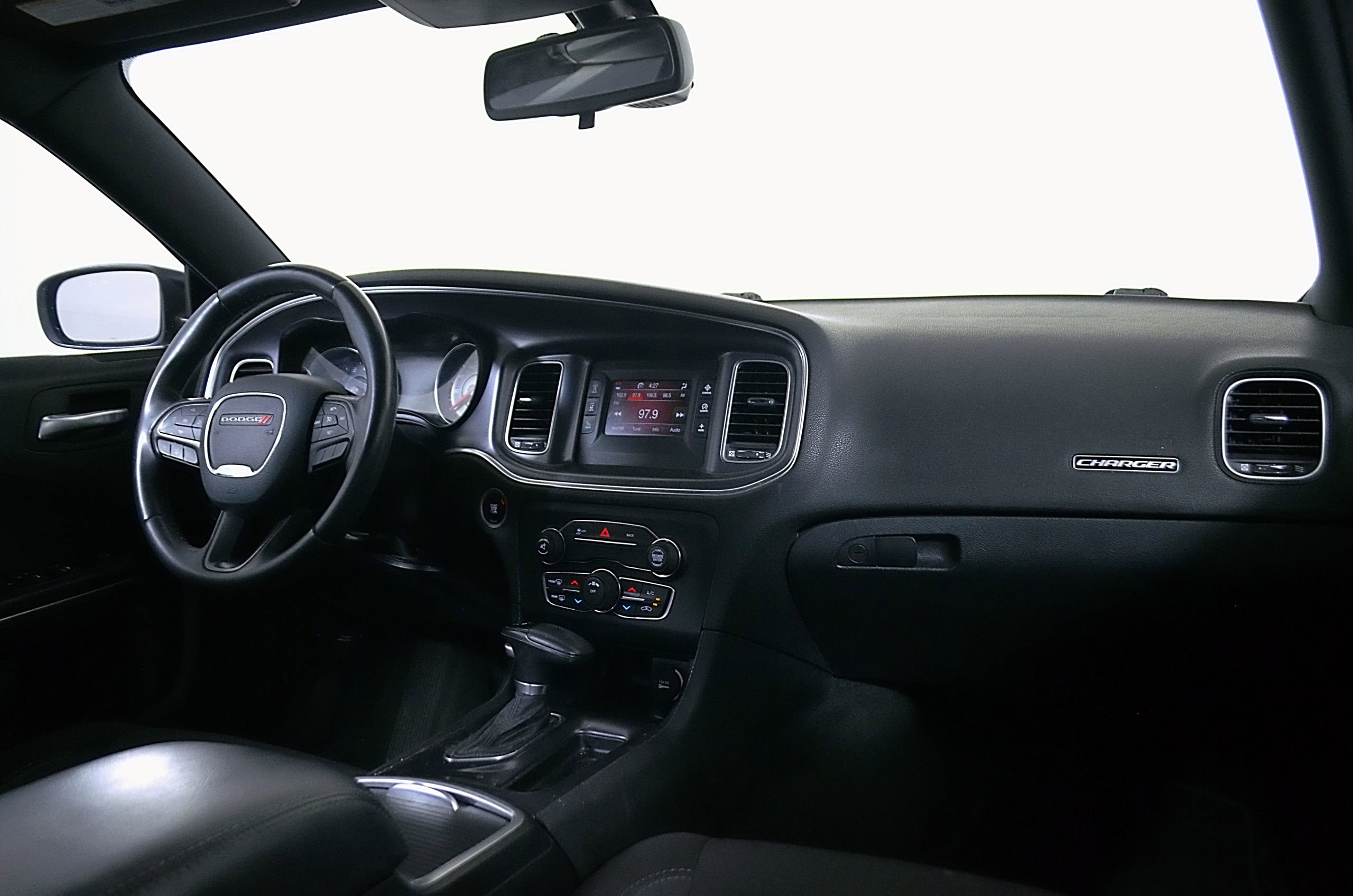 Used 2016 Dodge Charger SE RWD image 15