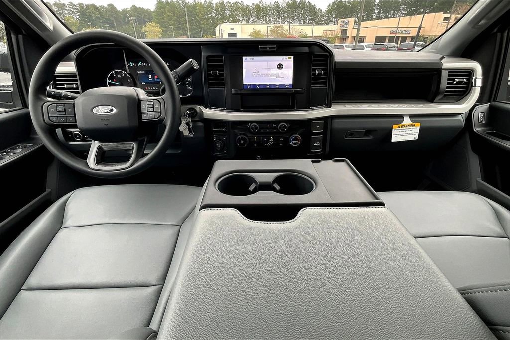 New 2026 Ford F350 4x4 Crew Cab DRW Super Duty image 5