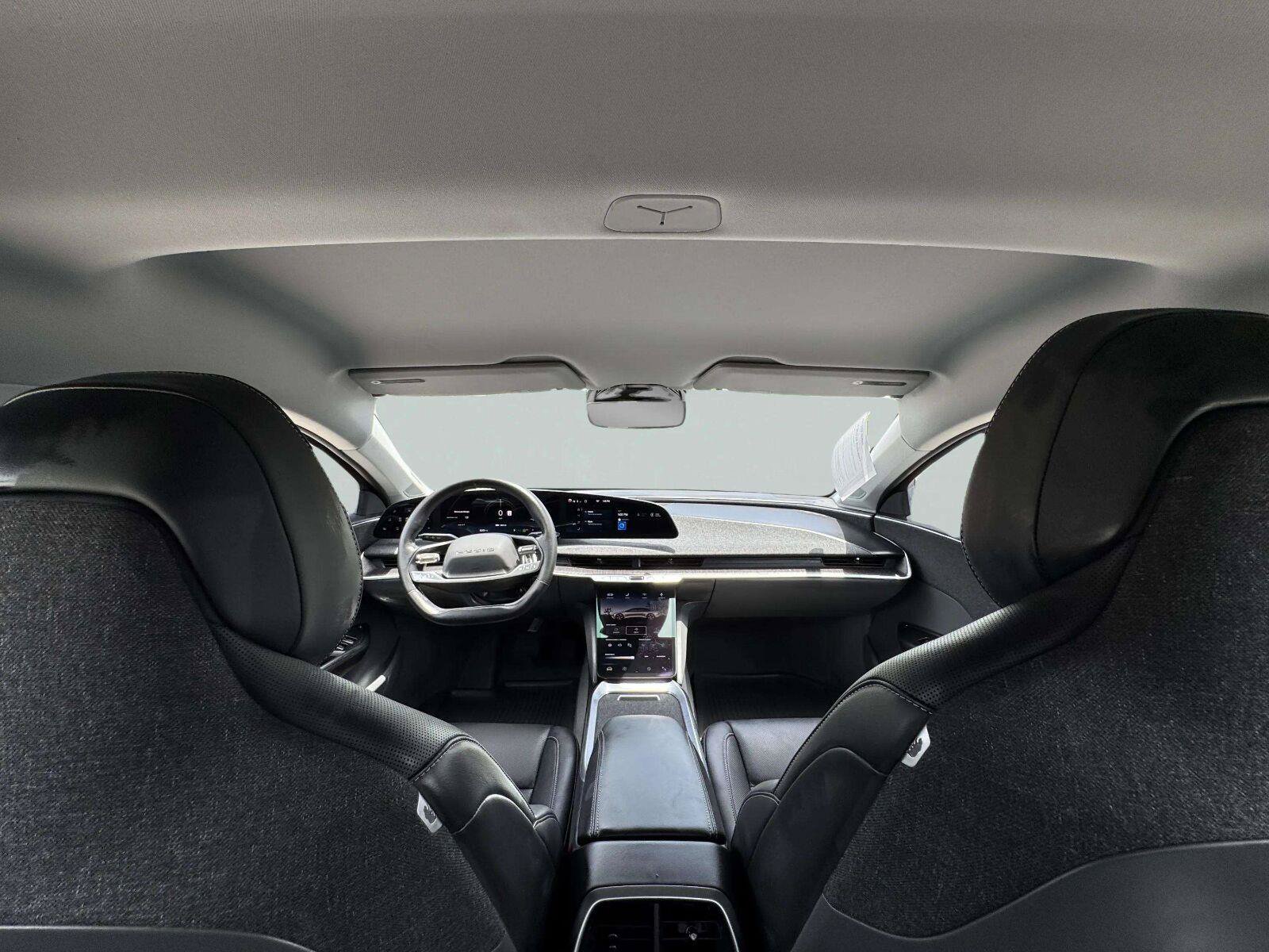 Used 2025 Lucid Air Pure RWD image 51