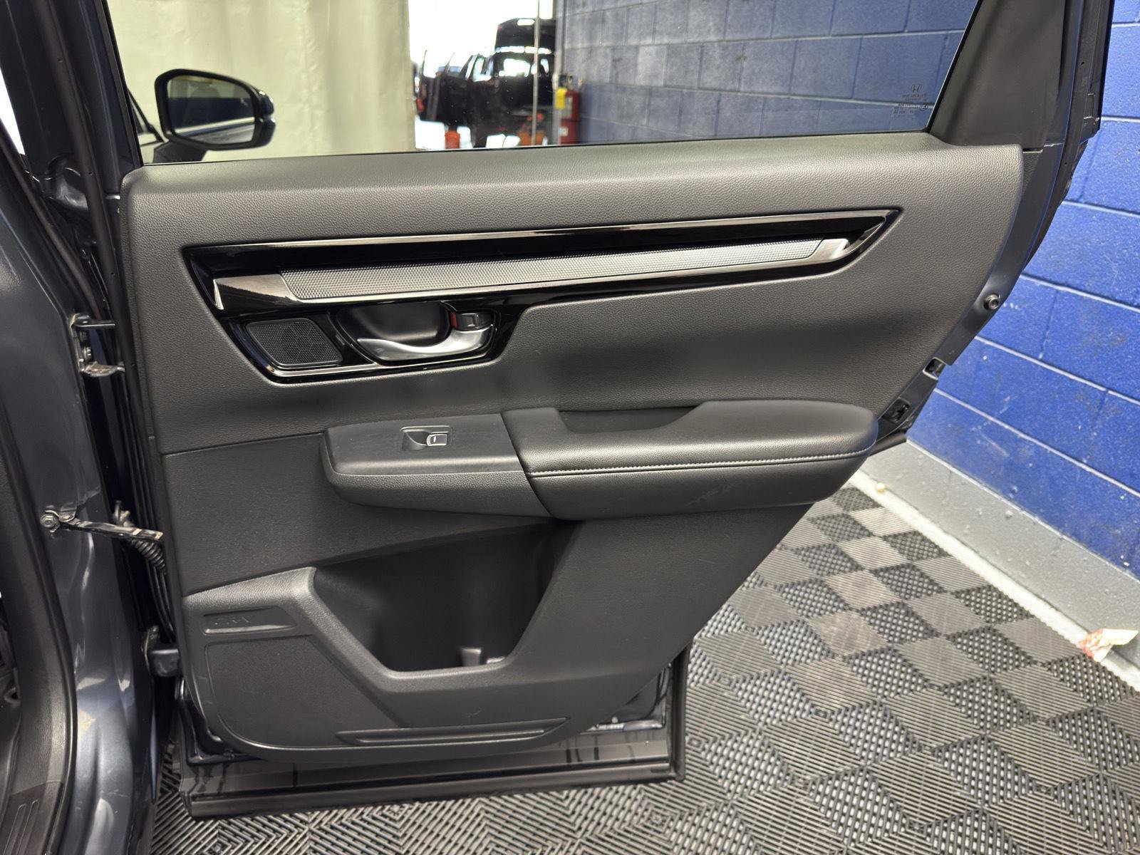Used 2024 Honda CR-V EX-L image 30