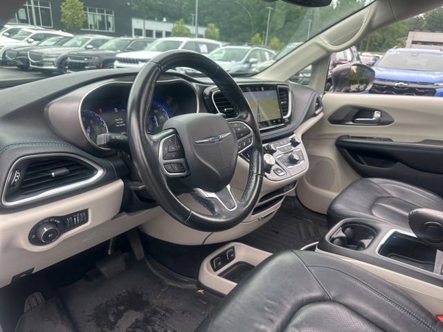 Used 2021 Chrysler Pacifica Touring-L w/ Premium & Safety Sphere Group FWD image 11