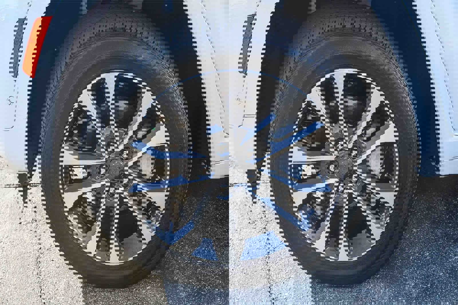 Used 2023 Jeep Grand Cherokee Overland w/ Adv Protech Group III image 9