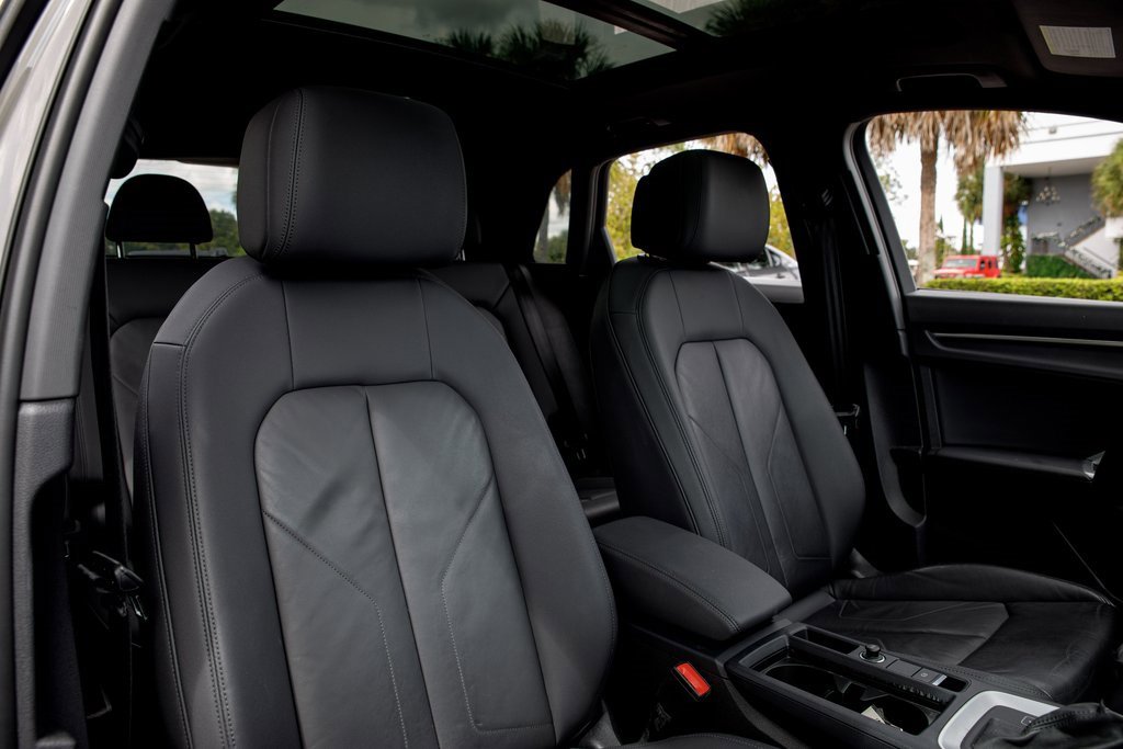 Used 2020 Audi Q3 2.0T Premium w/ Convenience Package image 31