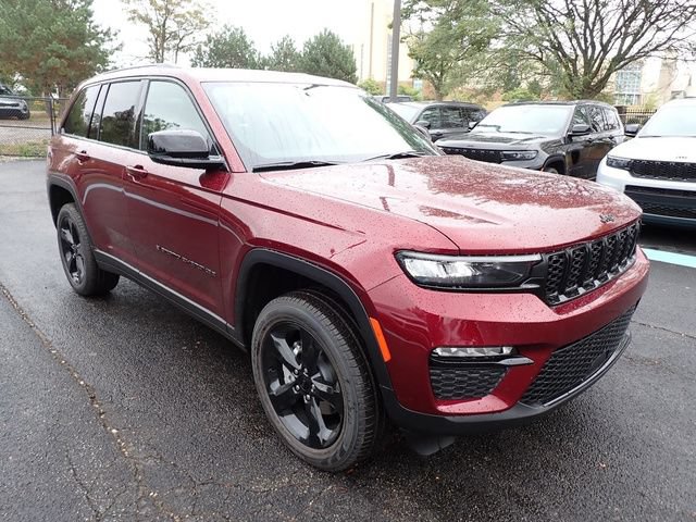 New 2025 Jeep Grand Cherokee Limited w/ Black Appearance Package AWD/4WD image 8