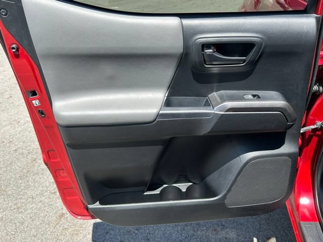 Used 2019 Toyota Tacoma SR5 AWD/4WD image 31