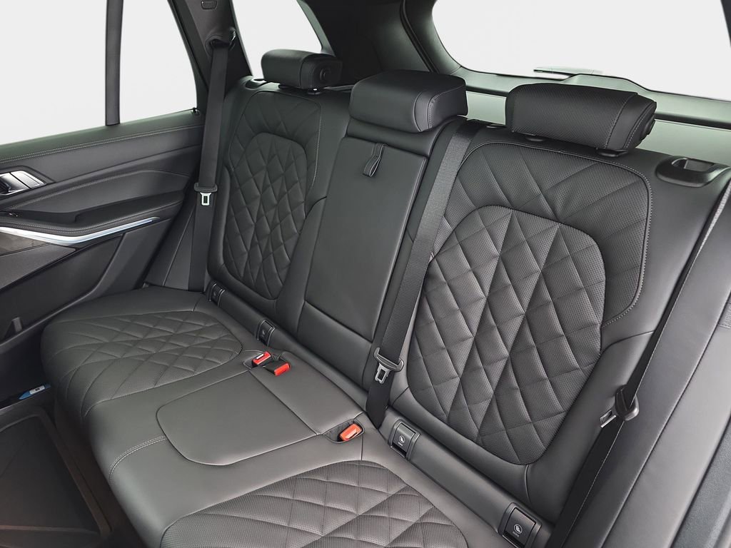 New 2026 BMW X5 xDrive50e image 14