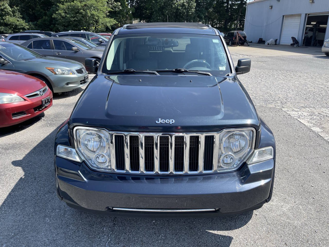 Used 2008 Jeep Liberty Limited w/ Premium Group II AWD/4WD image 4