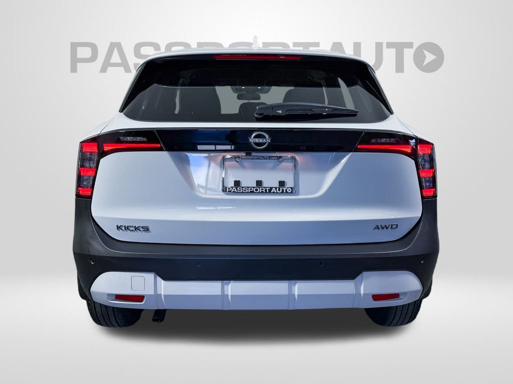 Certified 2025 Nissan Kicks SV image 8