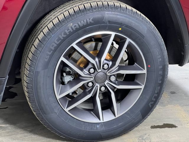 Used 2020 Jeep Grand Cherokee Laredo w/ 18" Wheel & 8.4" Radio Group image 39