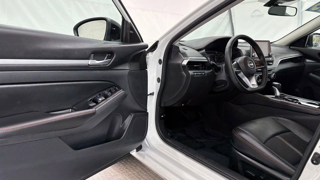 Used 2025 Nissan Altima 2.5 SR FWD image 30