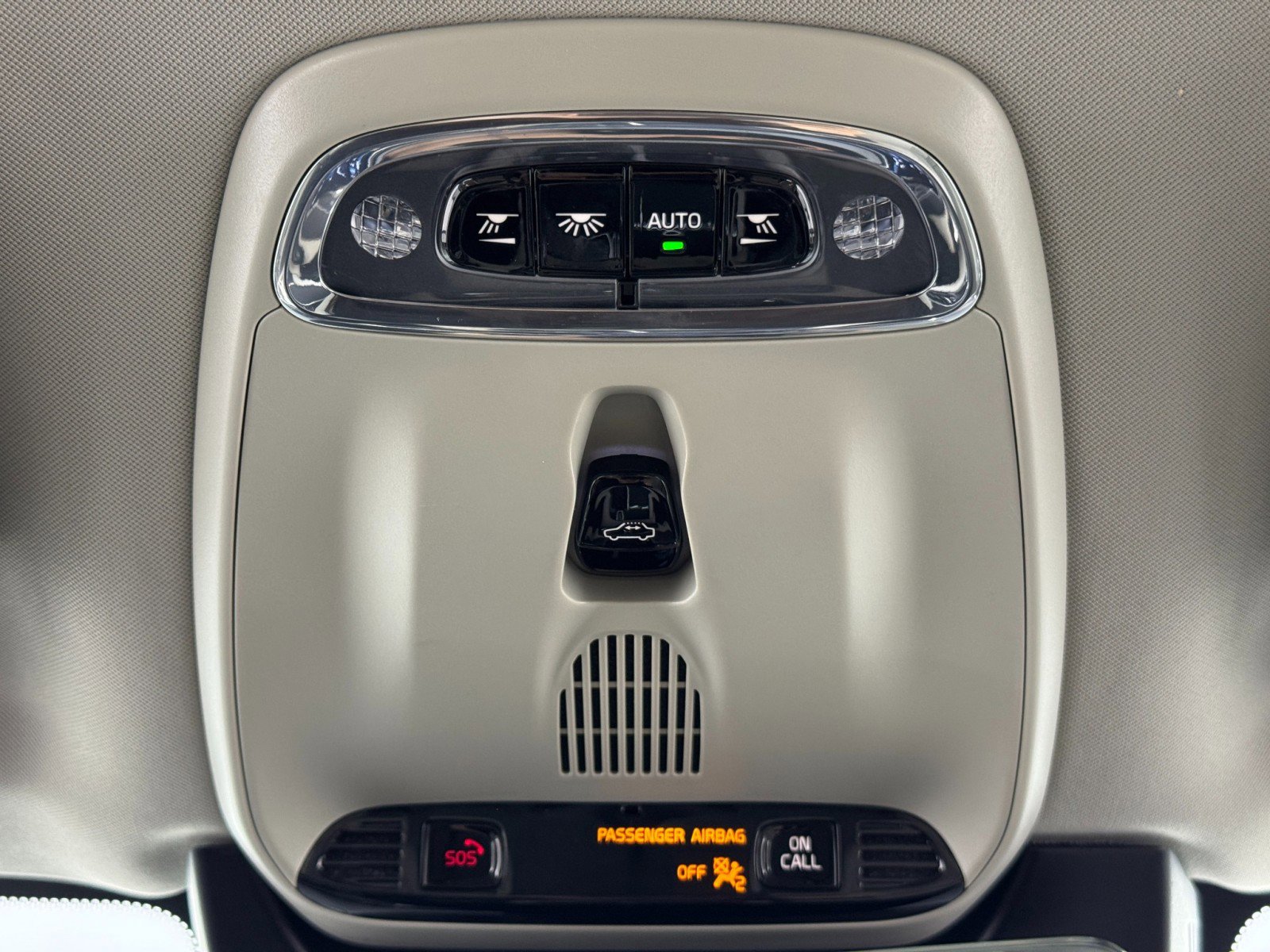 Used 2020 Volvo XC90 T6 Momentum image 33