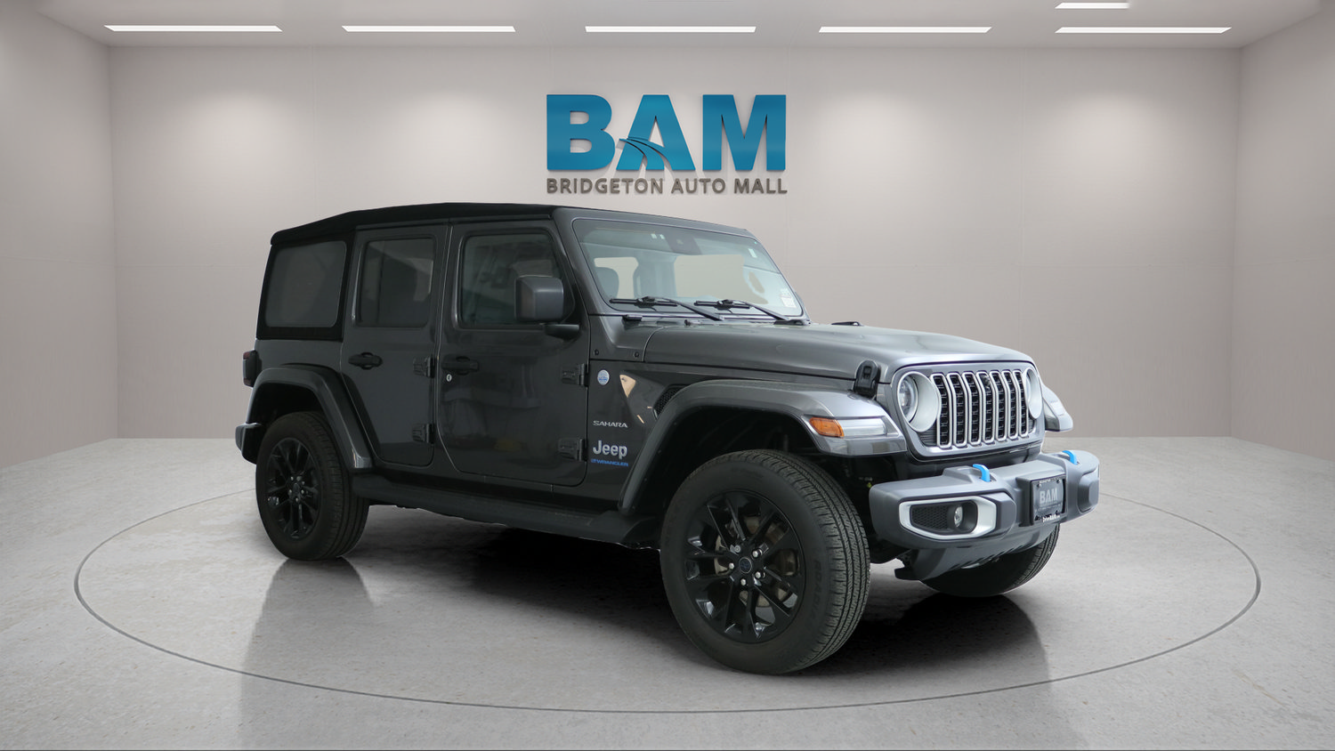 Used 2024 Jeep Wrangler Unlimited Sahara w/ Technology Group AWD/4WD image 1