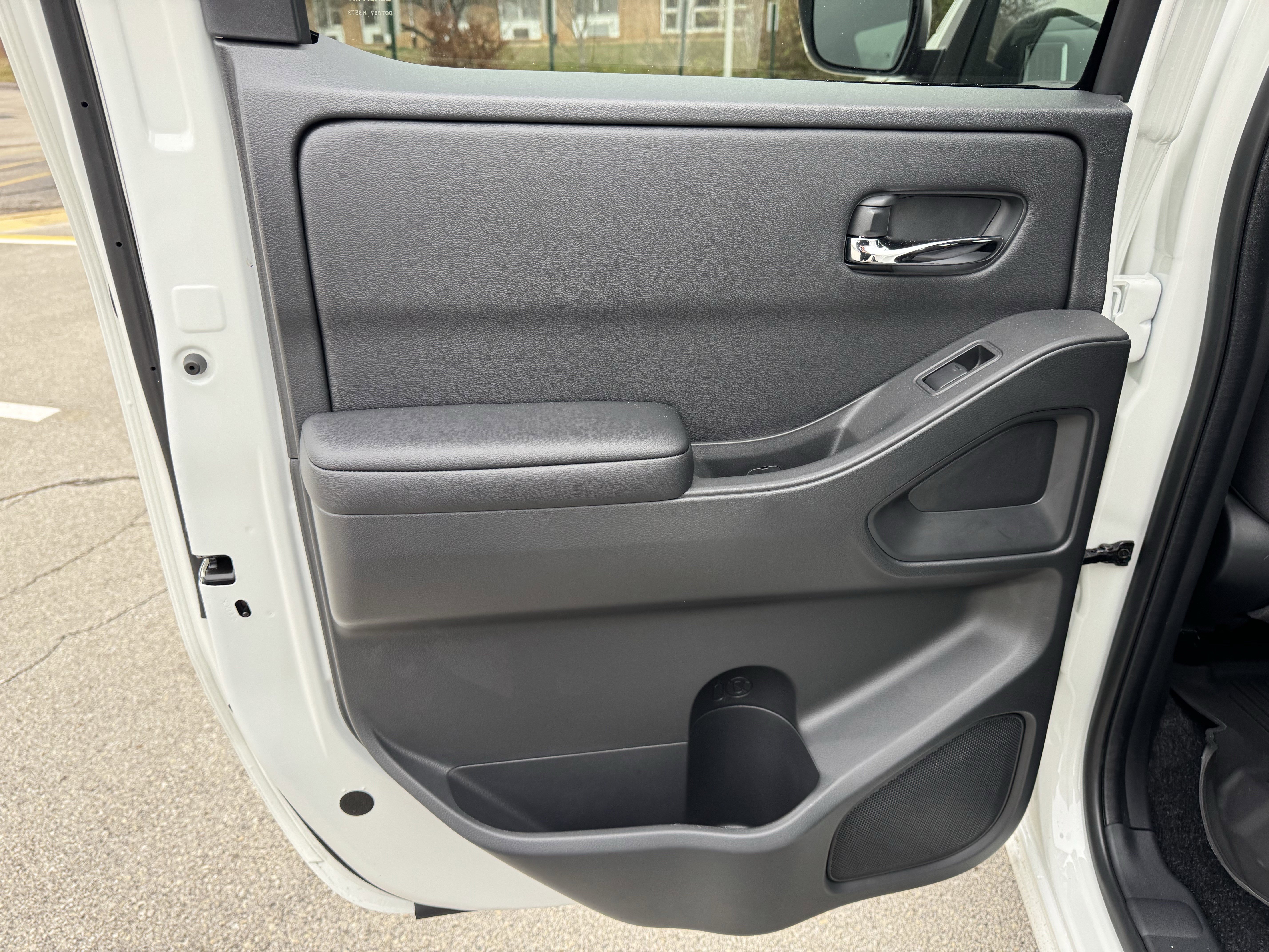 Certified 2025 Nissan Frontier SV w/ SV Convenience Package image 31