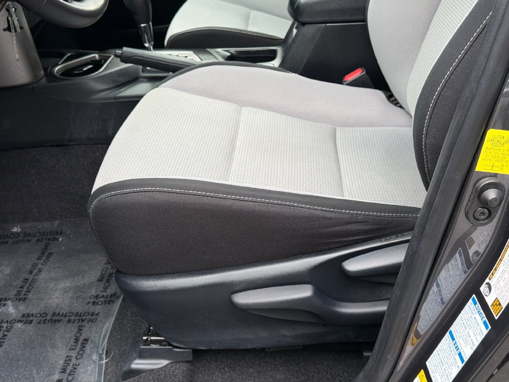 Used 2017 Toyota RAV4 XLE AWD/4WD image 16