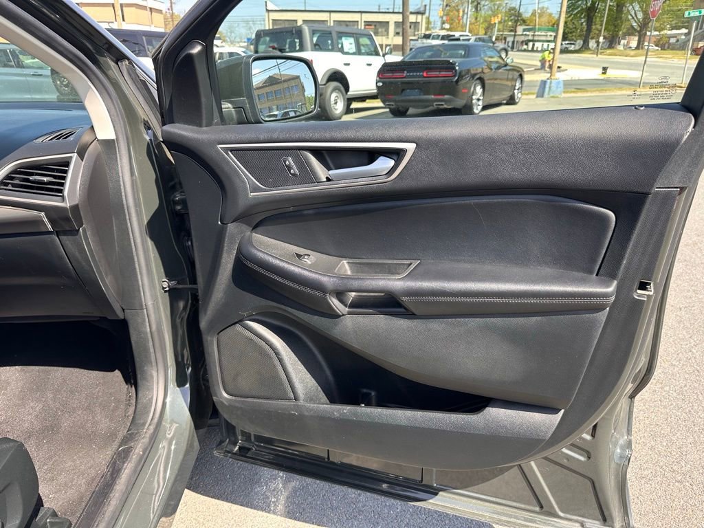 Used 2022 Ford Edge SEL image 18