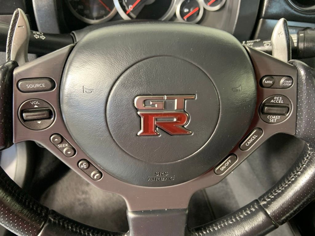 Used 2013 Nissan GT-R Premium image 20