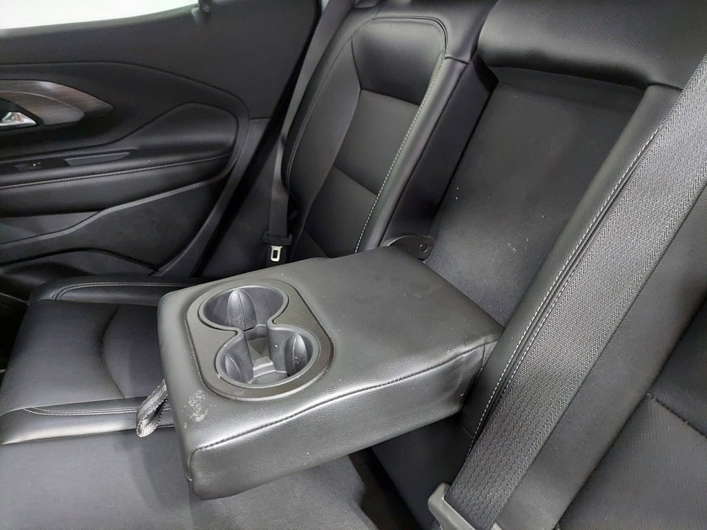 Used 2024 GMC Terrain SLT image 37