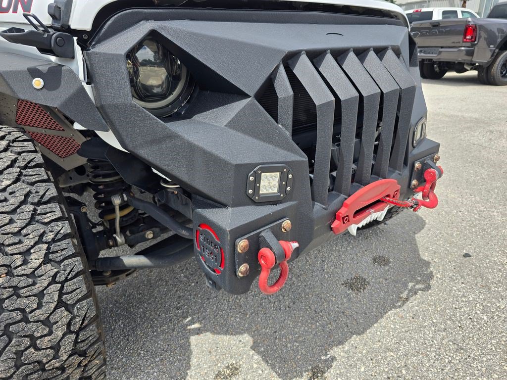 Used 2022 Jeep Wrangler Unlimited Rubicon w/ Xtreme Recon 35" Tire Package AWD/4WD image 17