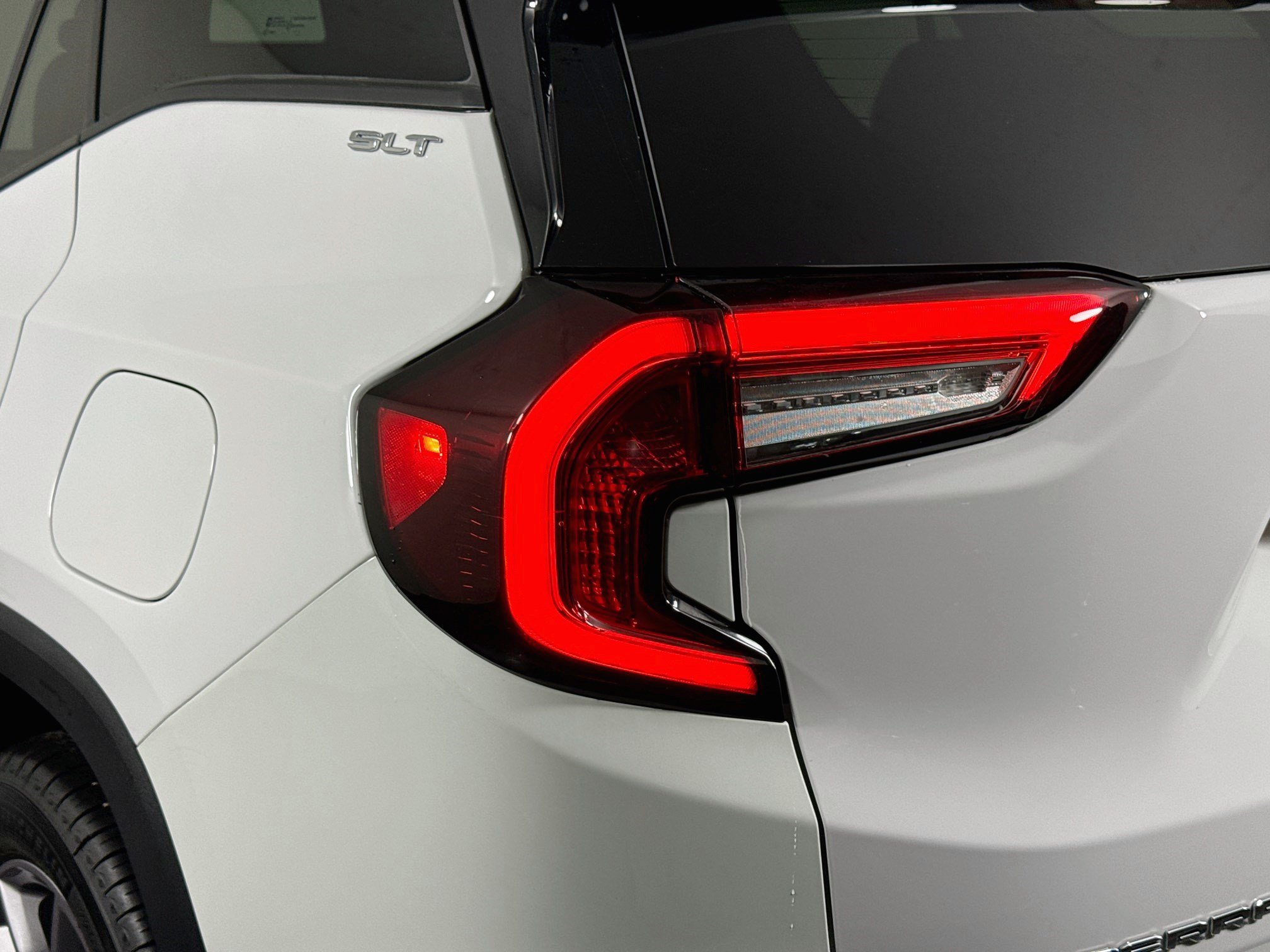 Used 2023 GMC Terrain SLT w/ Tech Package FWD image 36