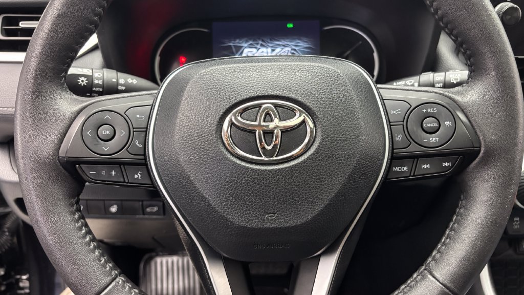 Used 2023 Toyota RAV4 XLE Premium AWD/4WD image 20