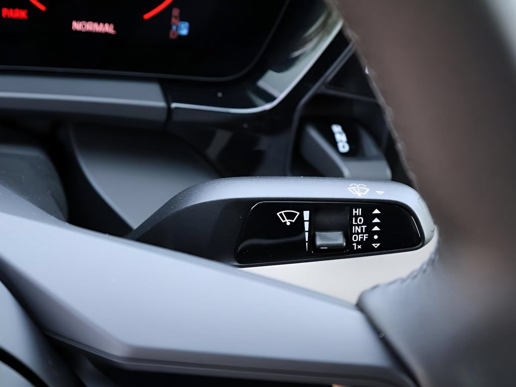 New 2025 Porsche Macan Electric RWD image 32