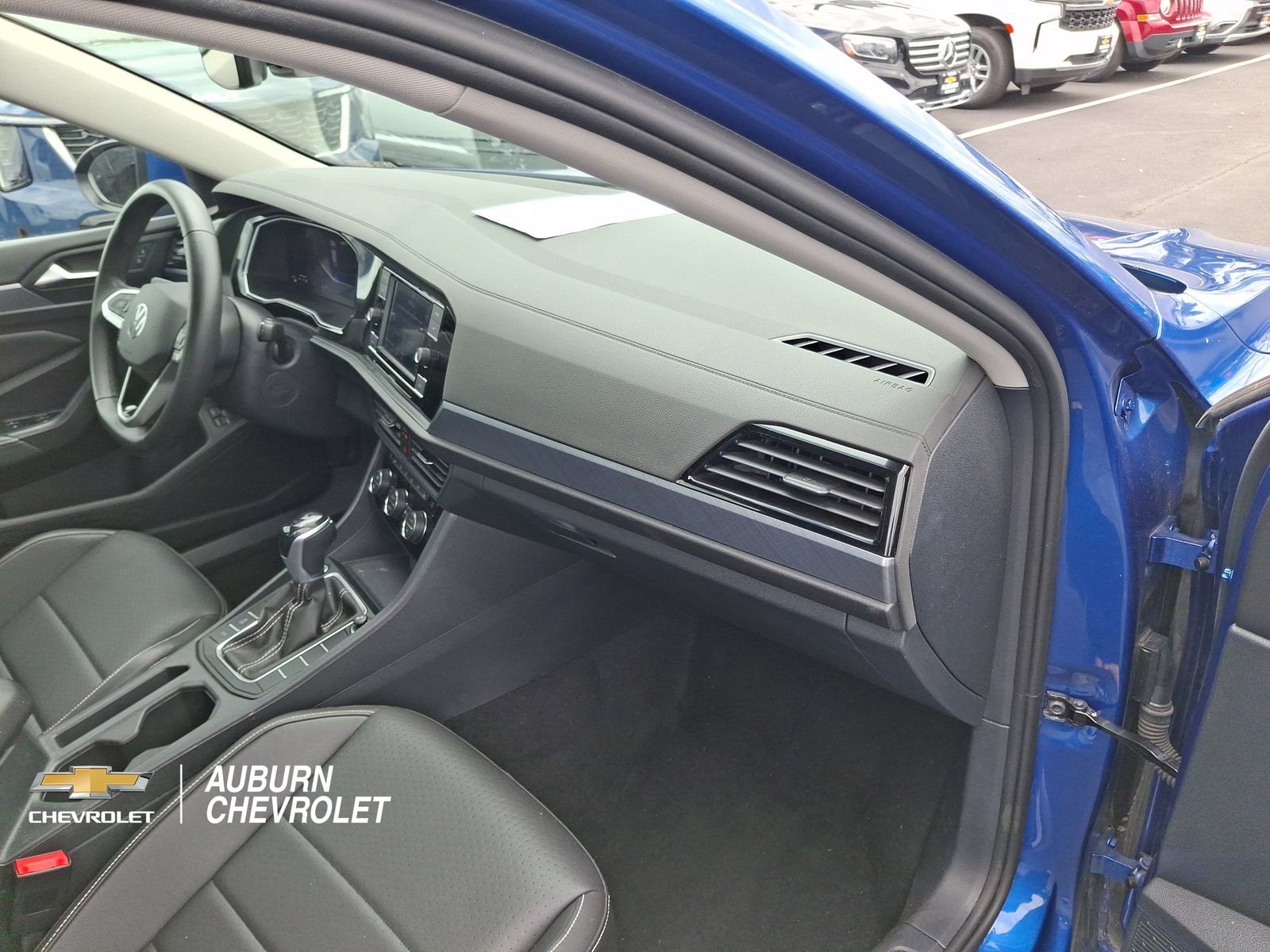 Used 2024 Volkswagen Jetta SE FWD image 24
