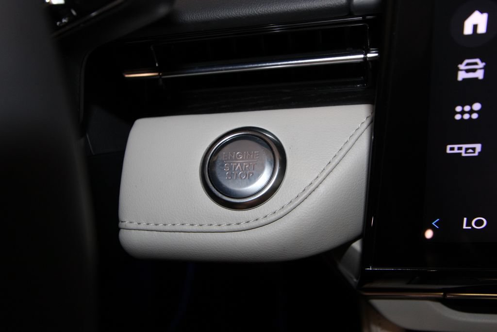 Used 2026 Lincoln Nautilus Reserve AWD/4WD image 14